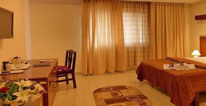 Dhanunjayas Luxury Hotel Hosūr Esterno foto